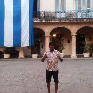 Meet your Posher, Derron